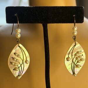 Elegant MOP, pearl & copper wire earrings artisan made